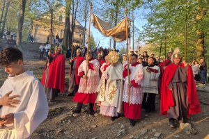 procesja rezurekcyjna w kalwarii